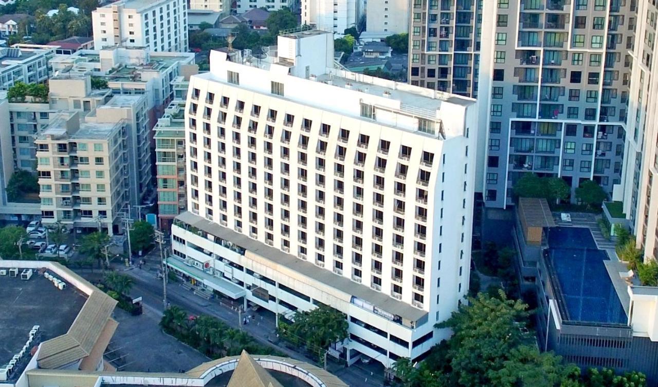 Watana Hotel Бангкок Екстер'єр фото