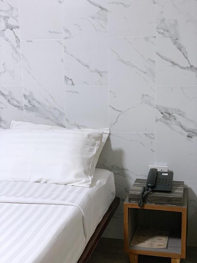 Watana Hotel Бангкок Екстер'єр фото