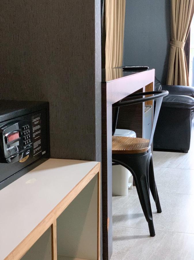 Watana Hotel Бангкок Екстер'єр фото