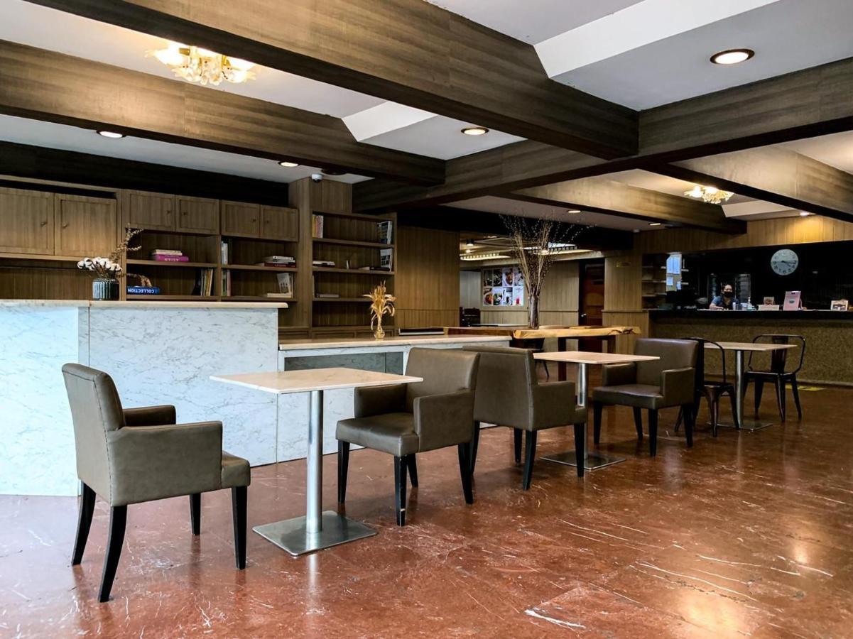 Watana Hotel Бангкок Екстер'єр фото