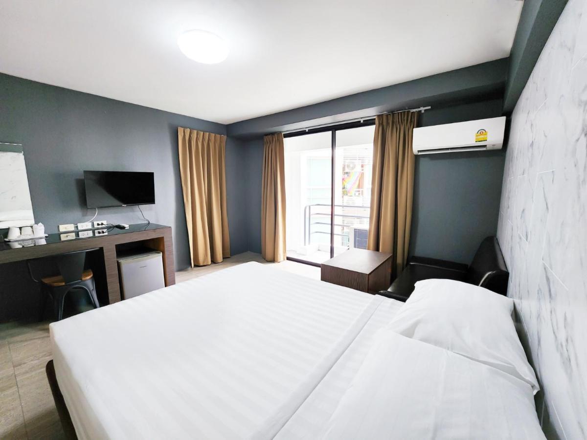 Watana Hotel Бангкок Екстер'єр фото