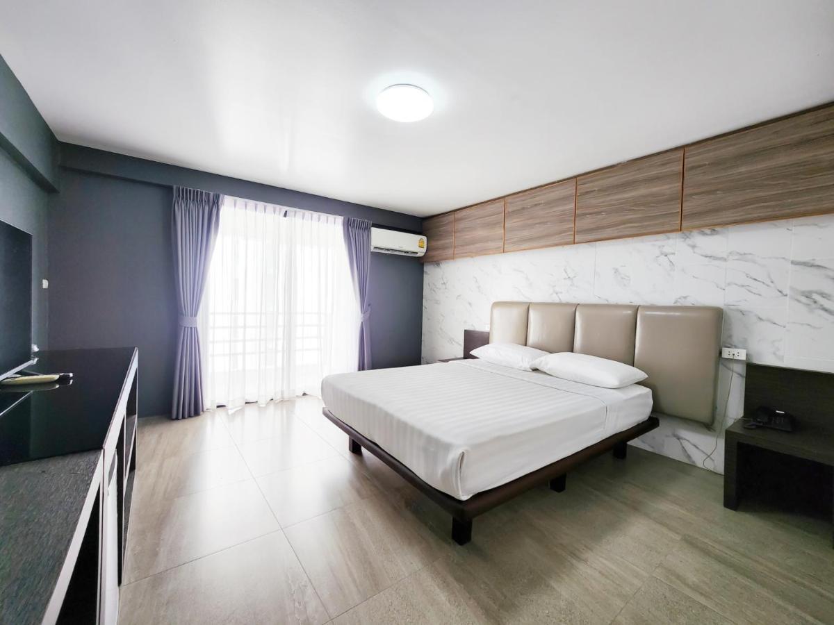Watana Hotel Бангкок Екстер'єр фото