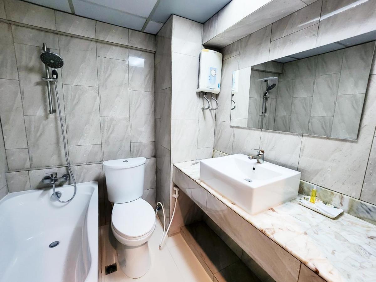 Watana Hotel Бангкок Екстер'єр фото