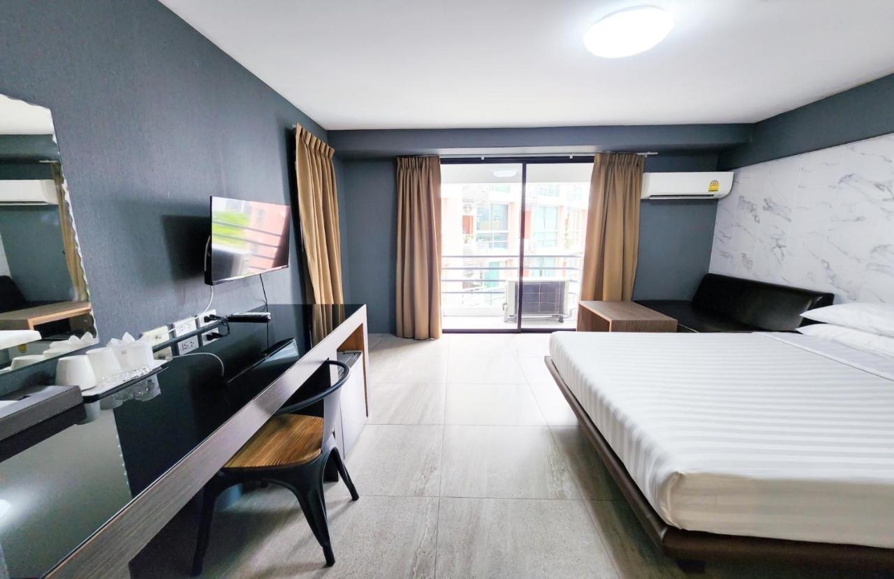 Watana Hotel Бангкок Екстер'єр фото