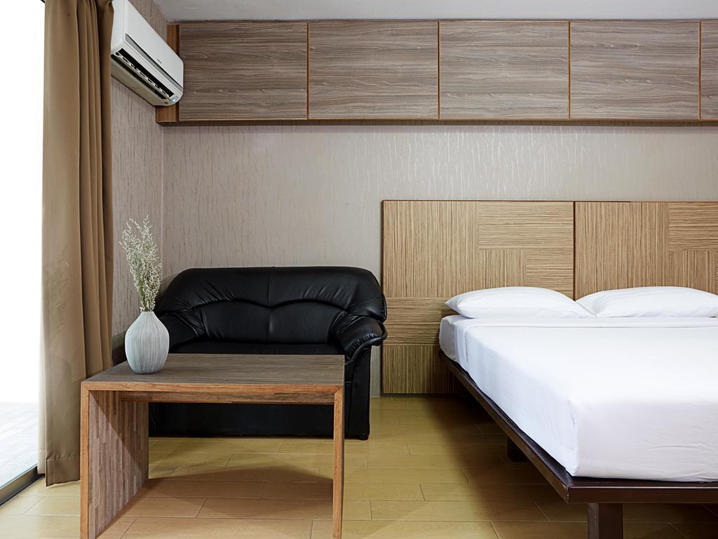 Watana Hotel Бангкок Екстер'єр фото