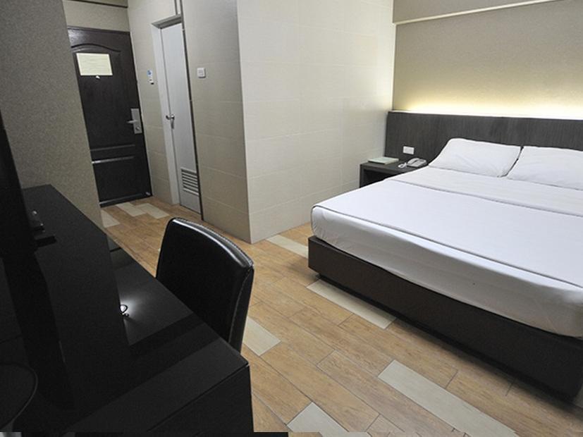 Watana Hotel Бангкок Екстер'єр фото